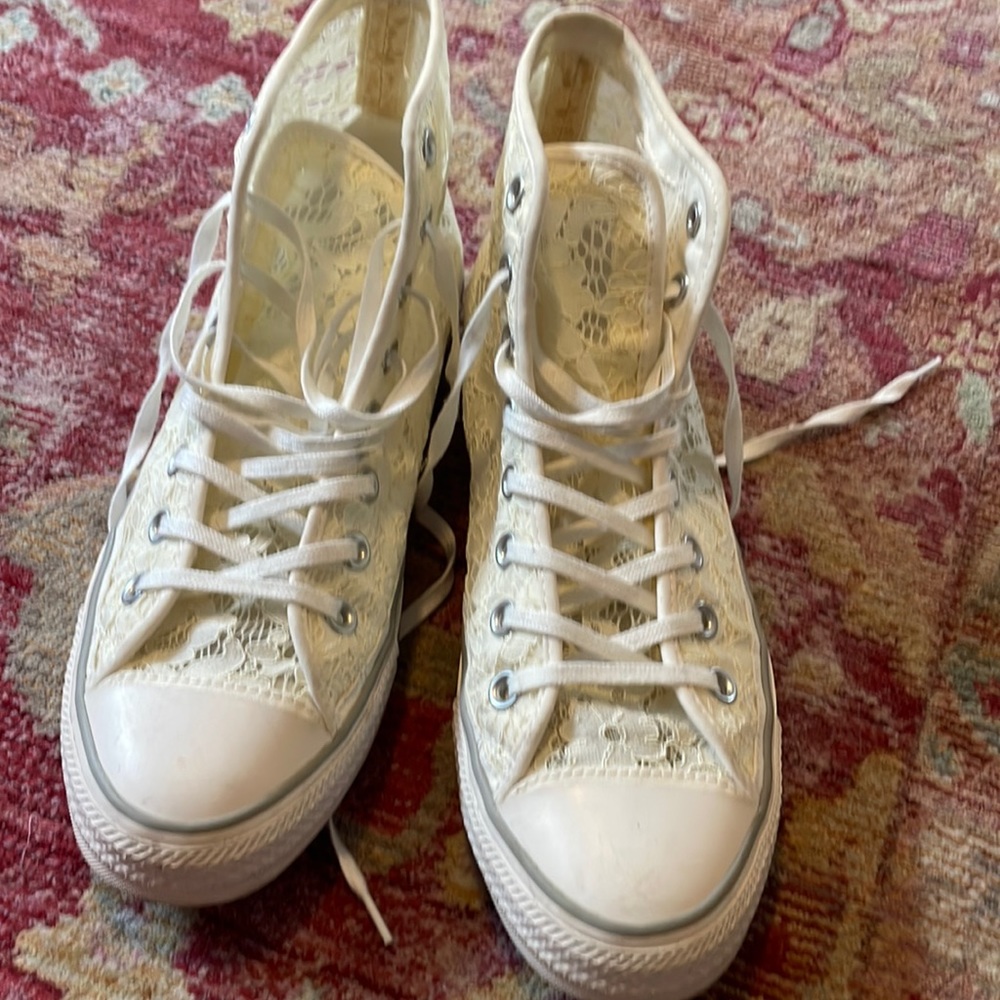Converse IVORY LACE high tops
